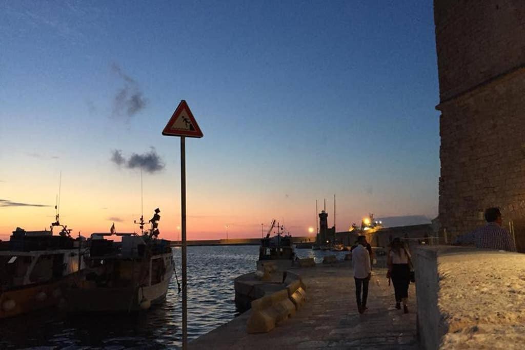 Historic Apartment In Centre Of City 100M To Sea Monopoli Exteriör bild