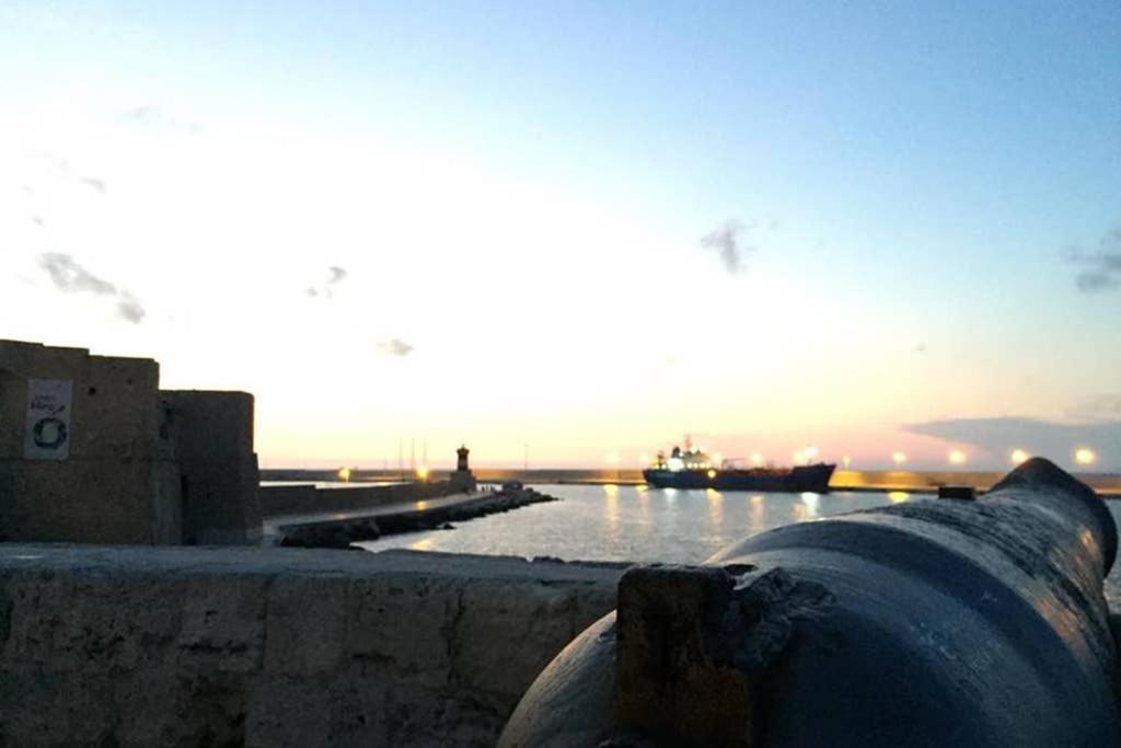 Historic Apartment In Centre Of City 100M To Sea Monopoli Exteriör bild