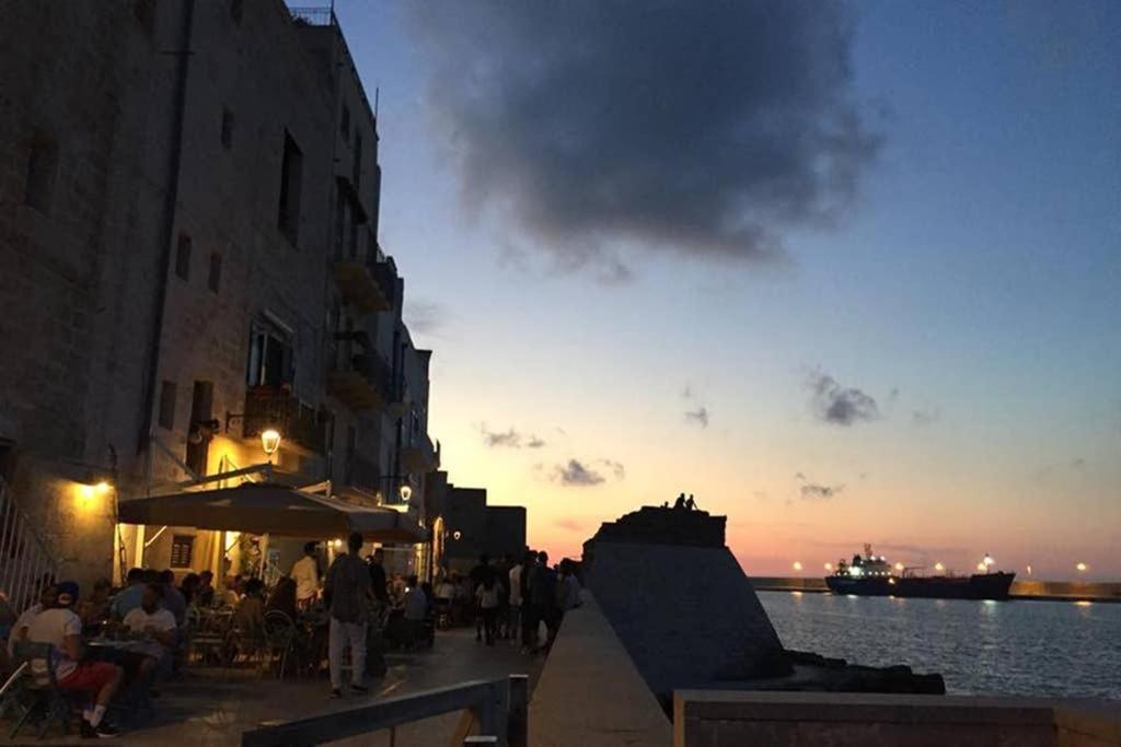 Historic Apartment In Centre Of City 100M To Sea Monopoli Exteriör bild